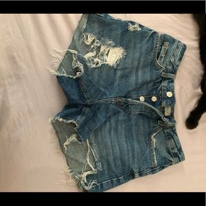 Short mid waist shorts